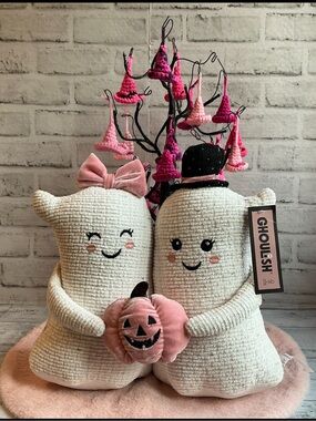 Ghoulish Plush Ghost Couple With Pink Pumpkin